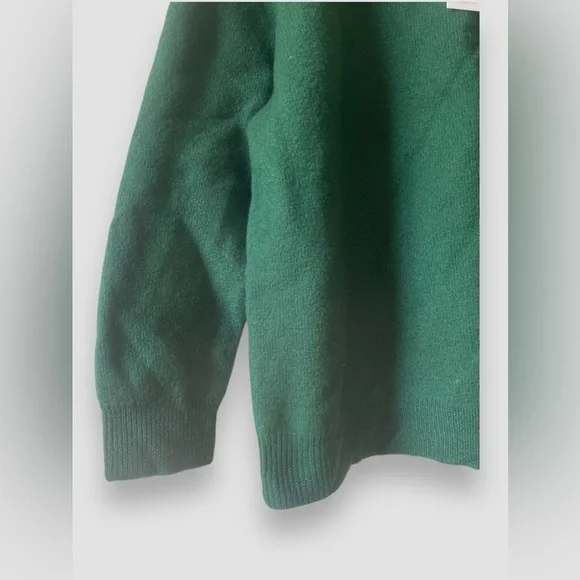 American Eagle AE77 Women’s 100% Wool Sweater Size Medium Relaxed Fit Green NWT - Picture 2 of 7